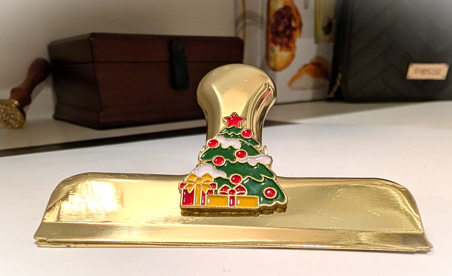 Christmas Tree ClipDazzle™ Magnetic Clip – Choose Your Finish